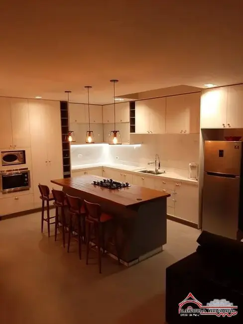 Foto 2 de Casa de Condomínio com 3 quartos à venda, 226m2 em Jardim Jacinto, Jacarei - SP