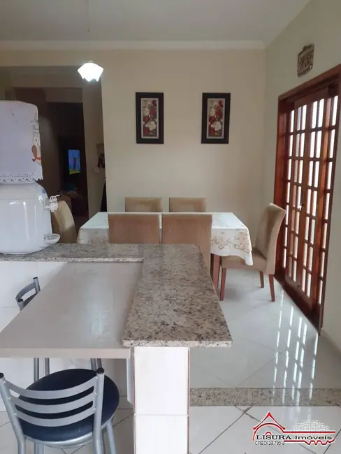 Foto 5 de Casa com 3 quartos à venda, 238m2 em Jardim Maria Amélia, Jacarei - SP