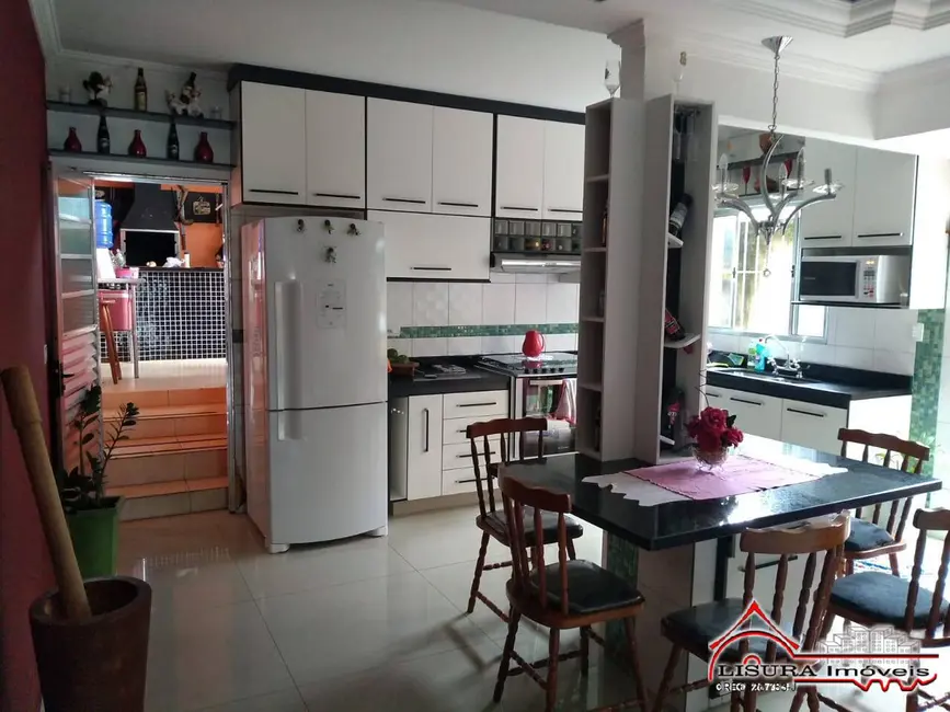 Foto 5 de Casa com 4 quartos à venda, 126m2 em Jardim Santa Marina, Jacarei - SP