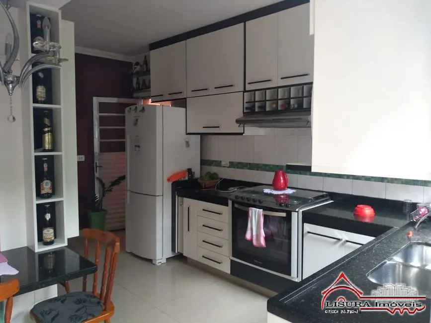 Foto 4 de Casa com 4 quartos à venda, 126m2 em Jardim Santa Marina, Jacarei - SP