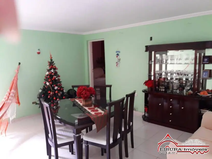 Foto 1 de Casa com 2 quartos à venda, 200m2 em Centro, Jacarei - SP