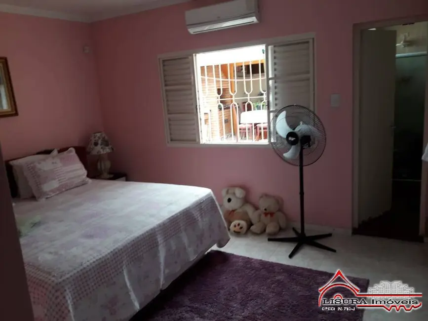 Foto 8 de Casa com 2 quartos à venda, 200m2 em Centro, Jacarei - SP