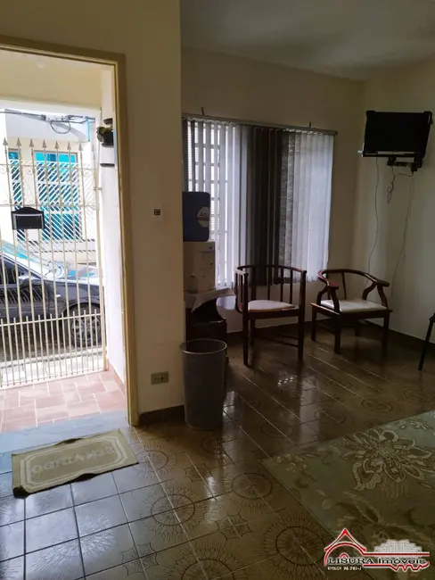 Casa com 2 quartos à venda, 80m2 em Centro, Jacarei - SP - imagem 3 Foto 3 de Casa com 2 quartos à venda, 80m2 em Centro, Jacarei - SP