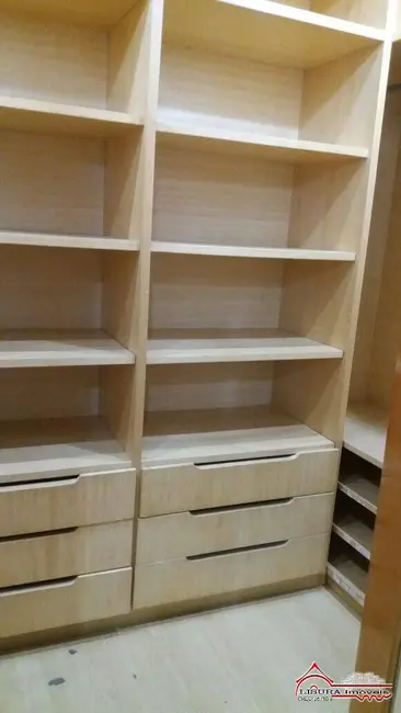 Foto 6 de Casa com 4 quartos à venda, 250m2 em Centro, Jacarei - SP