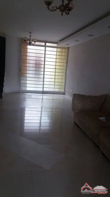 Foto 5 de Casa com 4 quartos à venda, 250m2 em Centro, Jacarei - SP