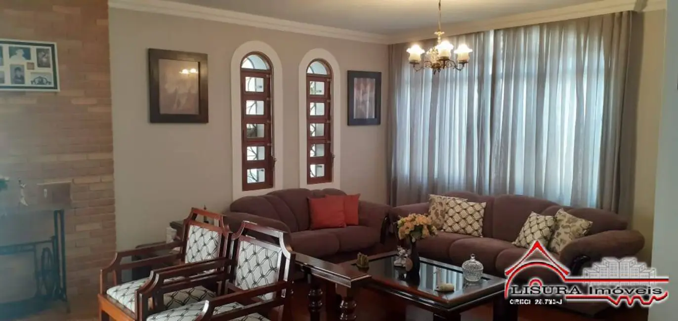 Foto 4 de Casa com 4 quartos à venda, 259m2 em Jardim São José, Jacarei - SP