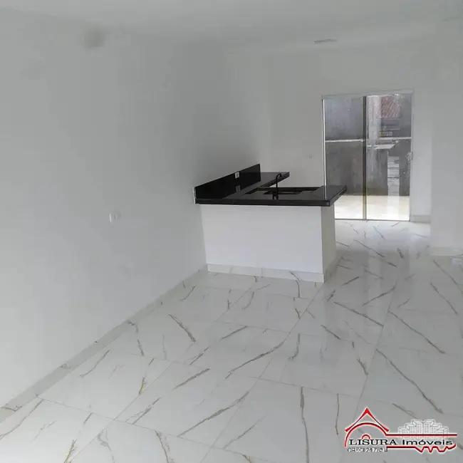 Foto 3 de Casa de Condomínio com 2 quartos à venda, 73m2 em Centro, Jacarei - SP