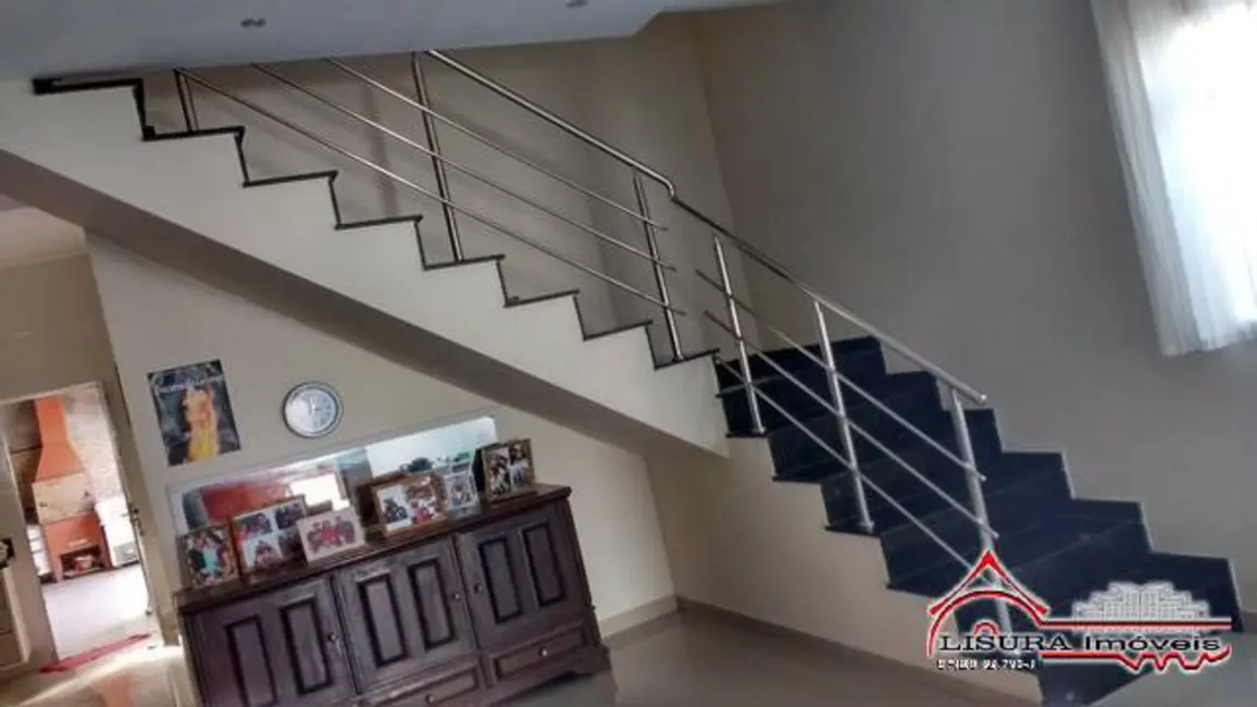 Foto 3 de Casa com 3 quartos à venda, 217m2 em Loteamento Villa Branca, Jacarei - SP