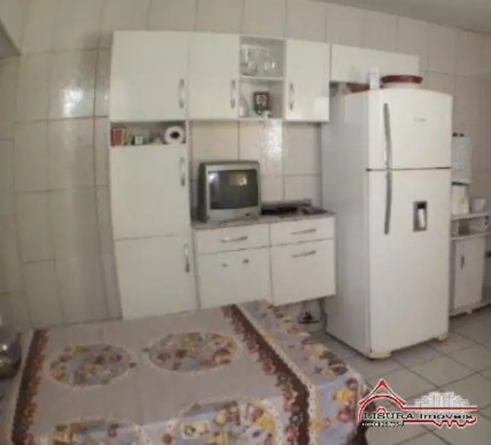 Foto 5 de Casa com 2 quartos à venda, 120m2 em Jardim Primavera, Jacarei - SP