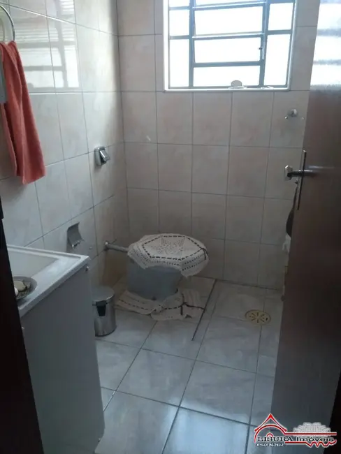 Foto 6 de Casa com 3 quartos à venda, 300m2 em Parque Santo Antônio, Jacarei - SP