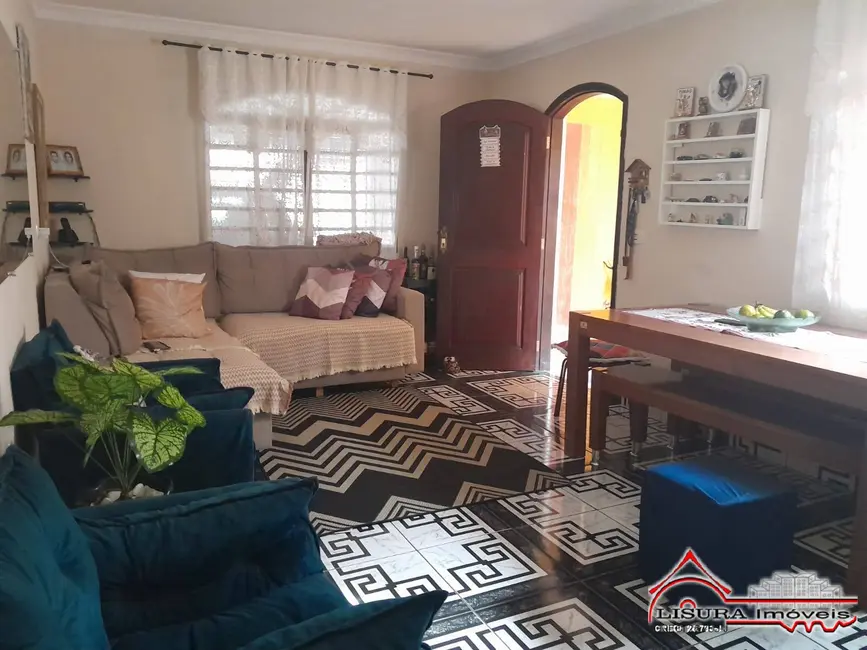 Foto 4 de Casa com 3 quartos à venda, 150m2 em Parque Califórnia, Jacarei - SP
