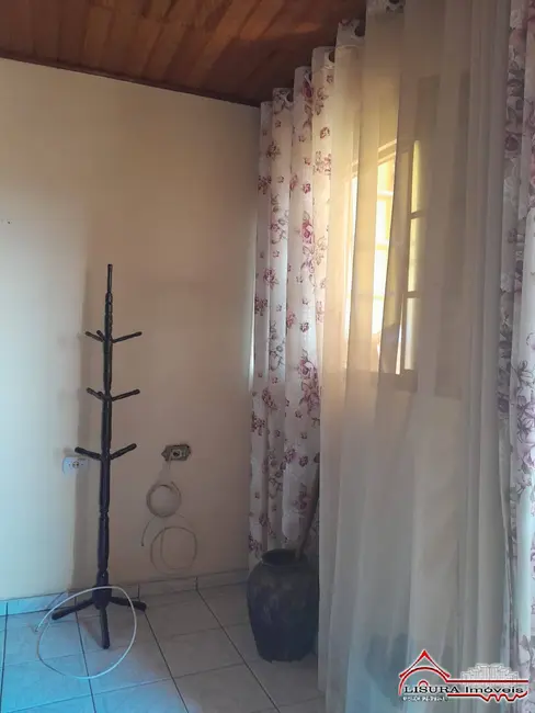 Foto 8 de Casa com 3 quartos à venda, 150m2 em Parque Califórnia, Jacarei - SP