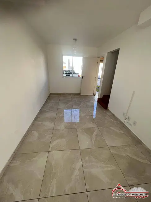 Foto 1 de Casa de Condomínio com 2 quartos à venda, 60m2 em Jardim Colônia, Jacarei - SP