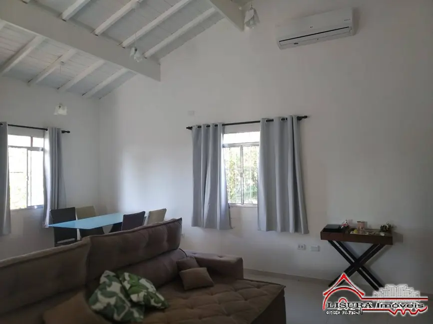 Foto 1 de Chácara com 2 quartos à venda, 200m2 em Veraneio Irajá, Jacarei - SP