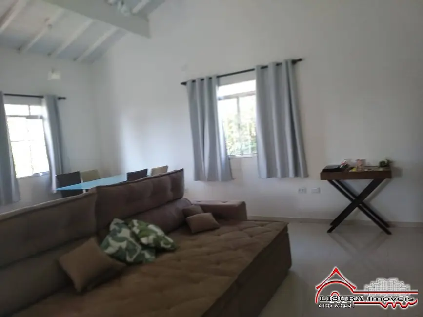 Foto 2 de Chácara com 2 quartos à venda, 200m2 em Veraneio Irajá, Jacarei - SP