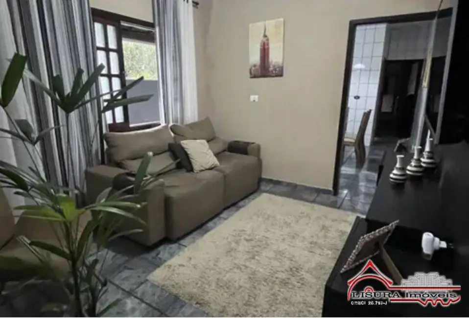 Casa com 2 quartos à venda, 150m2 em Vila Garcia (São Silvestre), Jacarei - SP - imagem 3 Foto 3 de Casa com 2 quartos à venda, 150m2 em Vila Garcia (São Silvestre), Jacarei - SP