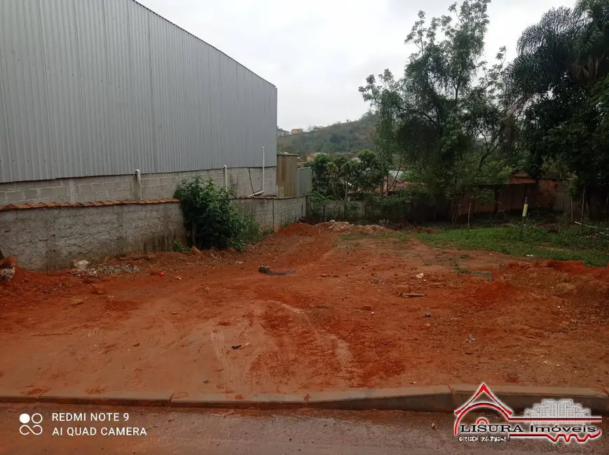 Foto 1 de Terreno / Lote à venda, 394m2 em Centro, Silveiras - SP
