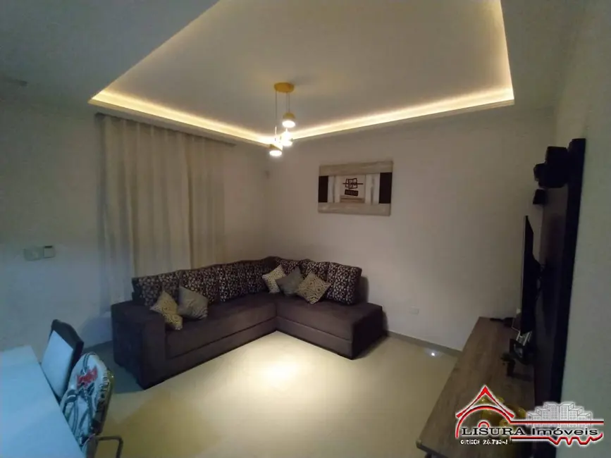Foto 2 de Casa com 2 quartos à venda, 90m2 em Jardim Califórnia, Jacarei - SP