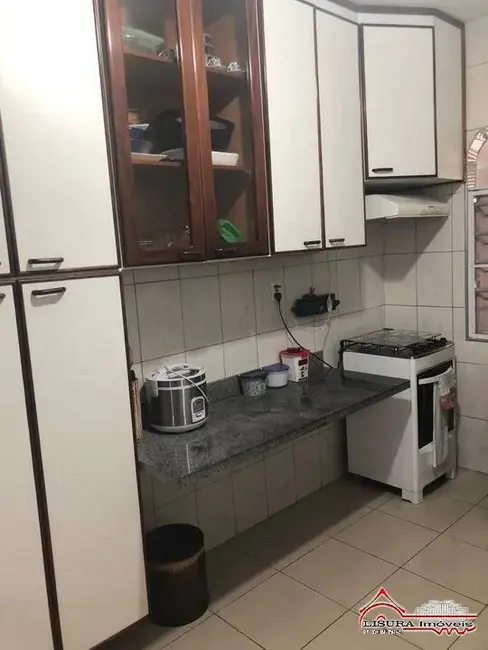 Foto 8 de Casa com 3 quartos à venda, 225m2 em Jardim América, Jacarei - SP
