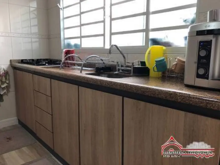 Casa com 5 quartos à venda, 250m2 em Jardim América, Jacarei - SP - imagem 7 Foto 7 de Casa com 5 quartos à venda, 250m2 em Jardim América, Jacarei - SP