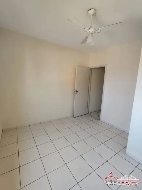 Foto 2 de Casa de Condomínio com 2 quartos à venda, 60m2 em Jardim Santa Marina, Jacarei - SP