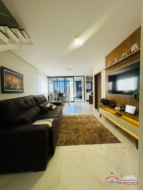 Foto 3 de Casa de Condomínio com 3 quartos à venda, 200m2 em Condomínio Residencial Fogaça, Jacarei - SP