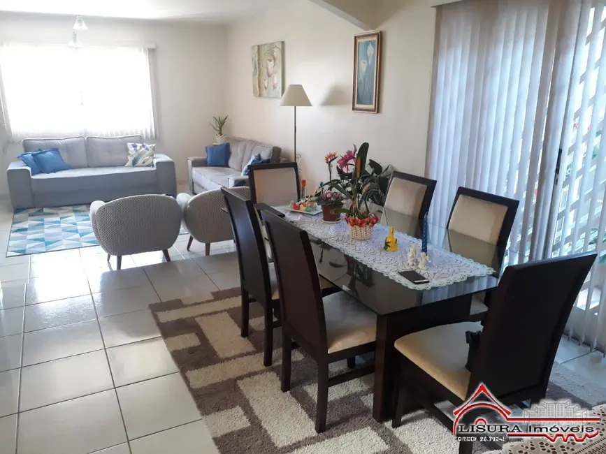 Foto 12 de Casa à venda, 236m2 em Vila Formosa, Jacarei - SP