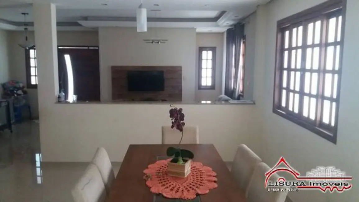 Foto 3 de Casa com 4 quartos à venda, 190m2 em Jardim Bela Vista, Jacarei - SP