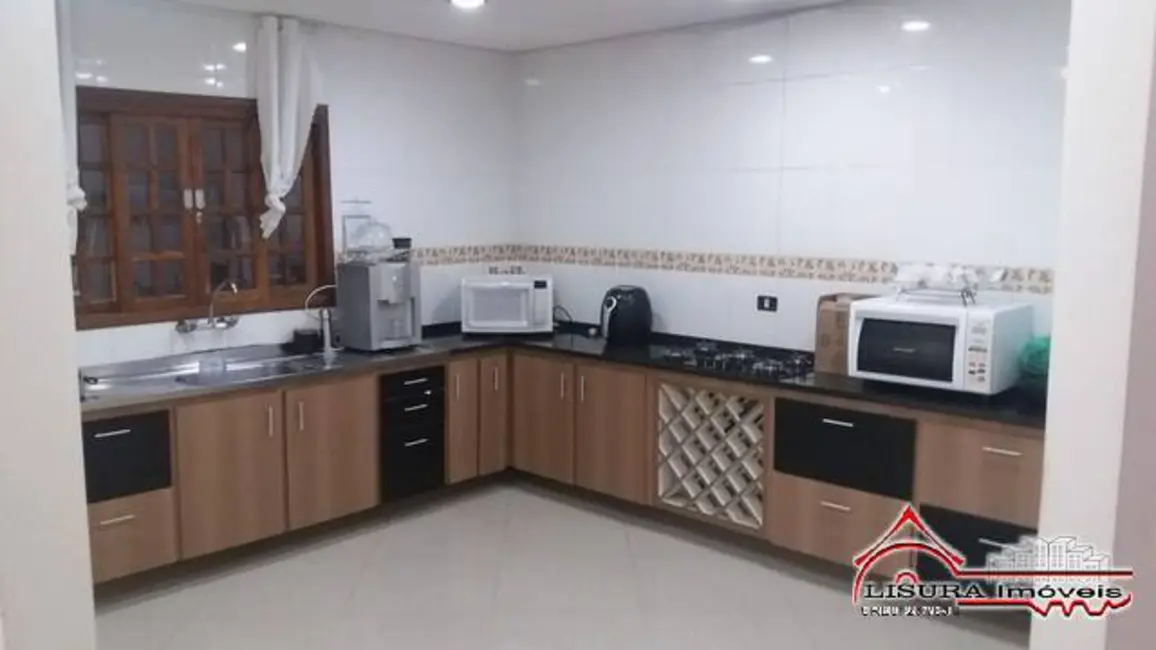 Foto 2 de Casa com 4 quartos à venda, 190m2 em Jardim Bela Vista, Jacarei - SP