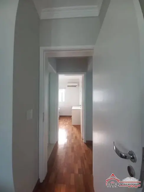 Foto 8 de Casa de Condomínio com 3 quartos à venda, 250m2 em Parque Califórnia, Jacarei - SP