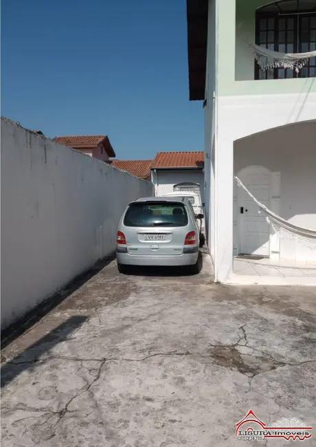 Foto 6 de Casa com 4 quartos à venda, 215m2 em Jardim Santa Maria, Jacarei - SP