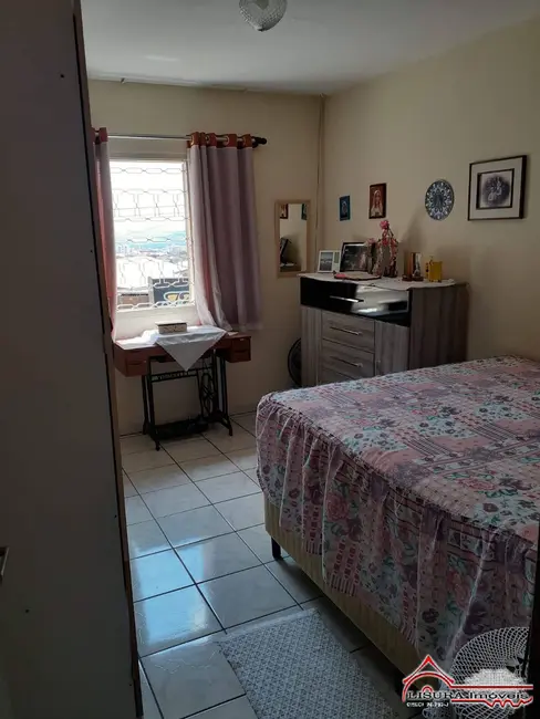 Foto 8 de Casa com 2 quartos à venda, 175m2 em Parque Santo Antônio, Jacarei - SP