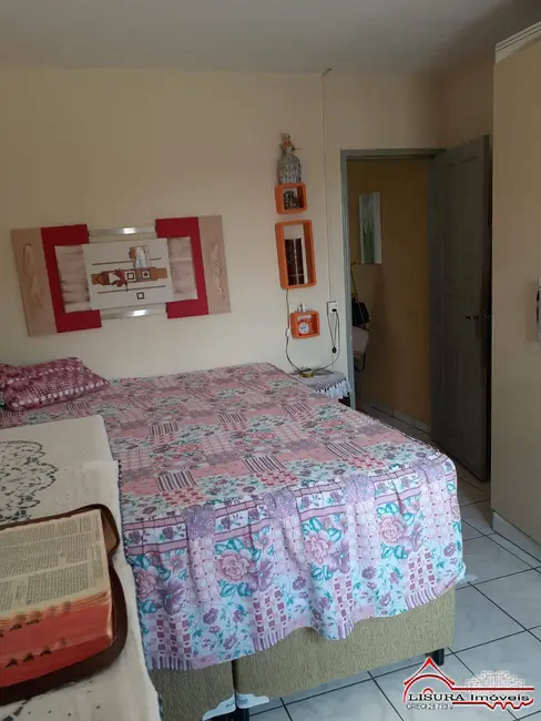 Foto 6 de Casa com 2 quartos à venda, 175m2 em Parque Santo Antônio, Jacarei - SP