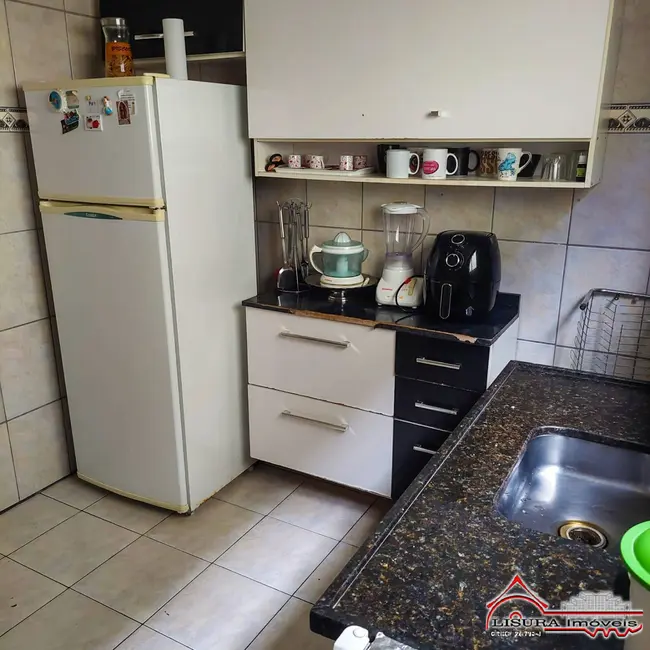 Foto 4 de Casa de Condomínio com 2 quartos à venda, 70m2 em Jardim Califórnia, Jacarei - SP