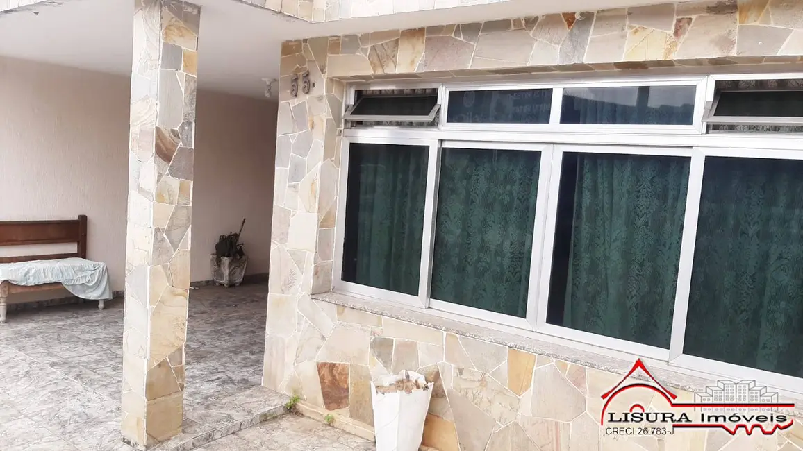 Foto 3 de Casa com 4 quartos para alugar, 320m2 em Jardim Esper, Jacarei - SP