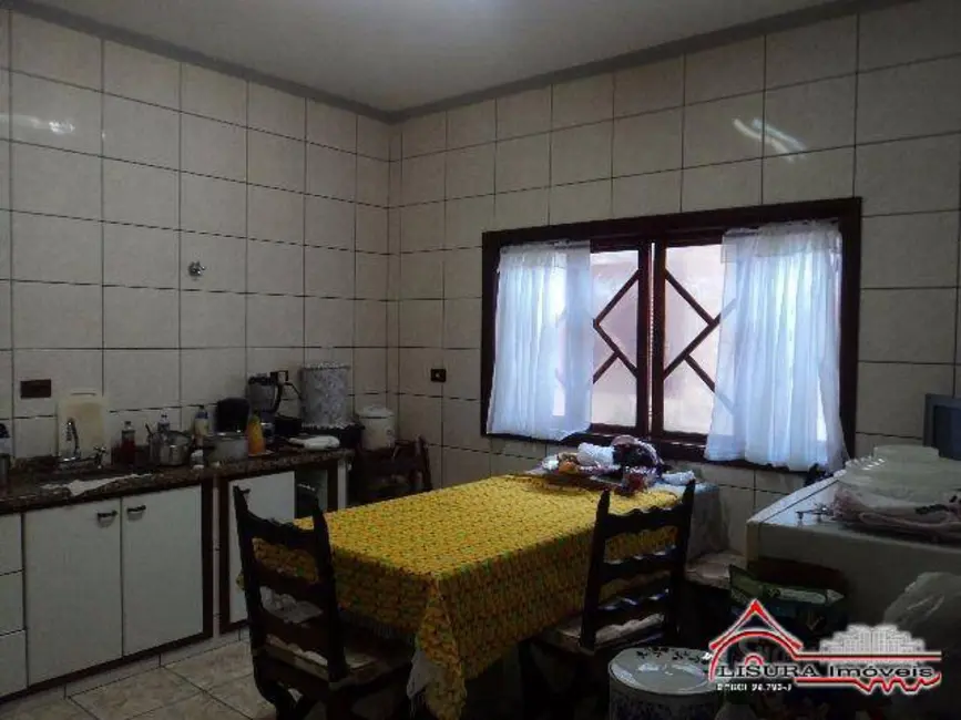 Foto 9 de Casa com 4 quartos à venda, 338m2 em Jardim Santa Maria, Jacarei - SP