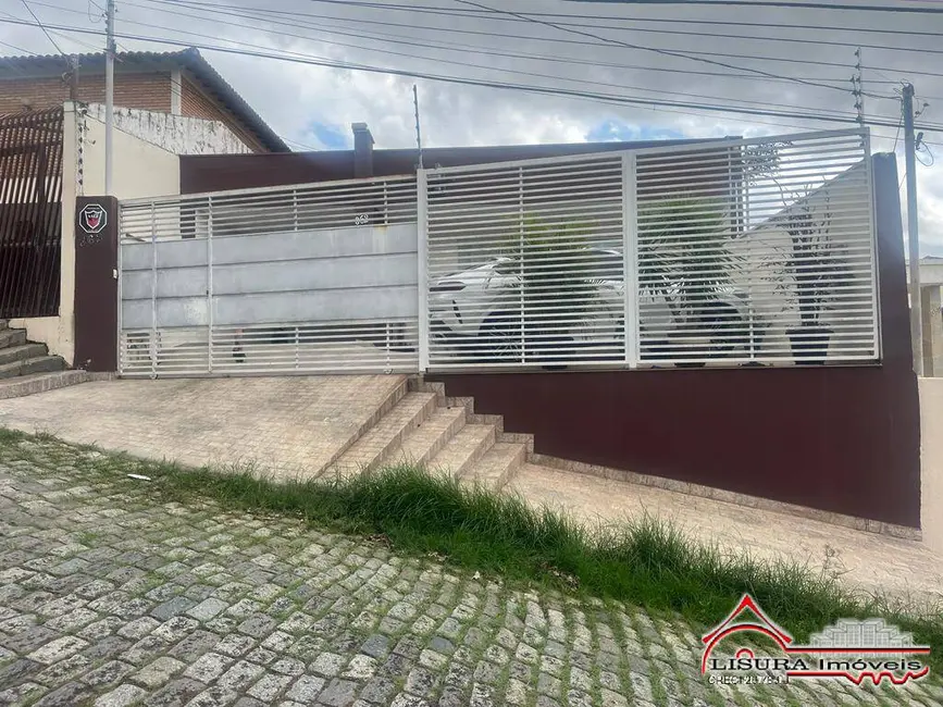 Foto 1 de Casa com 2 quartos à venda, 240m2 em Centro, Jacarei - SP