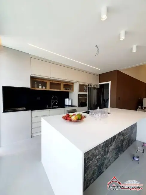 Foto 4 de Casa de Condomínio com 3 quartos à venda, 180m2 em Jardim Jacinto, Jacarei - SP