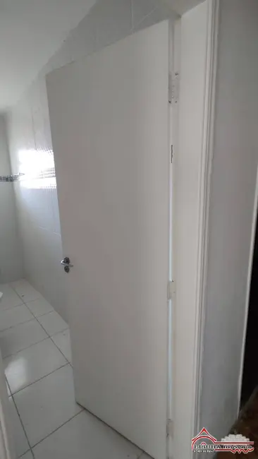 Foto 8 de Casa com 2 quartos à venda, 73m2 em Parque Santo Antônio, Jacarei - SP