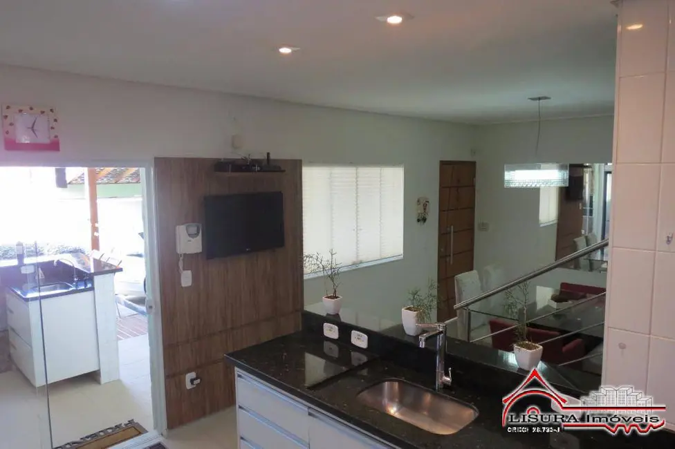 Casa à venda, 161m2 em Loteamento Villa Branca, Jacarei - SP - imagem 6 Foto 6 de Casa à venda, 161m2 em Loteamento Villa Branca, Jacarei - SP