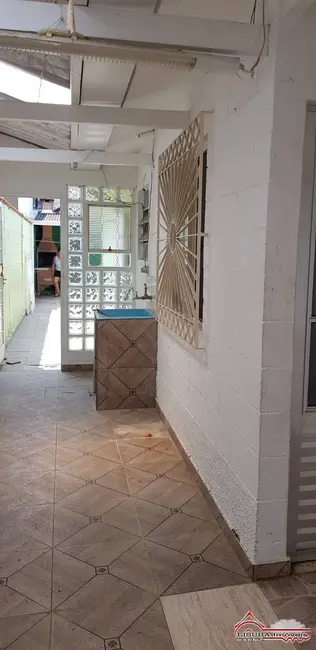 Foto 8 de Casa com 2 quartos à venda, 80m2 em Parque Califórnia, Jacarei - SP