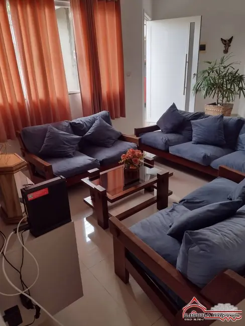 Foto 1 de Casa com 4 quartos à venda, 155m2 em Parque dos Príncipes, Jacarei - SP