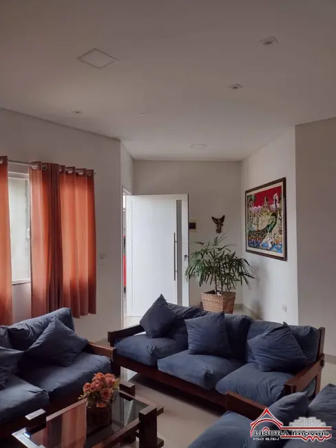 Foto 2 de Casa com 4 quartos à venda, 155m2 em Parque dos Príncipes, Jacarei - SP