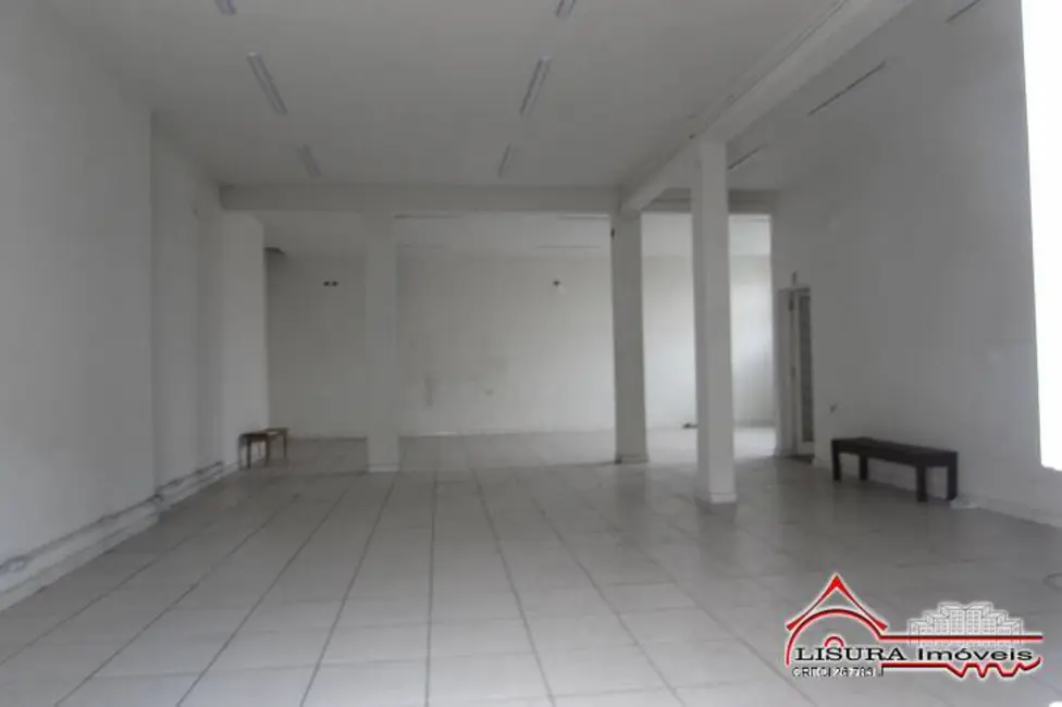 Sala Comercial para alugar, 300m2 em Centro, Jacarei - SP - imagem 3 Foto 3 de Sala Comercial para alugar, 300m2 em Centro, Jacarei - SP