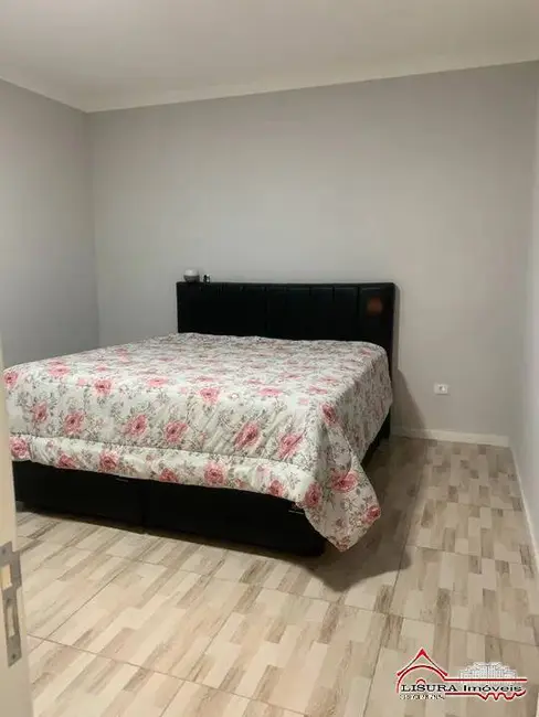 Casa de Condomínio com 3 quartos à venda, 237m2 em Condomínio Residencial Fogaça, Jacarei - SP - imagem 7 Foto 7 de Casa de Condomínio com 3 quartos à venda, 237m2 em Condomínio Residencial Fogaça, Jacarei - SP