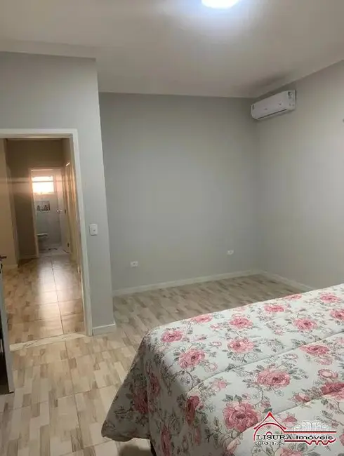 Casa de Condomínio com 3 quartos à venda, 237m2 em Condomínio Residencial Fogaça, Jacarei - SP - imagem 6 Foto 6 de Casa de Condomínio com 3 quartos à venda, 237m2 em Condomínio Residencial Fogaça, Jacarei - SP