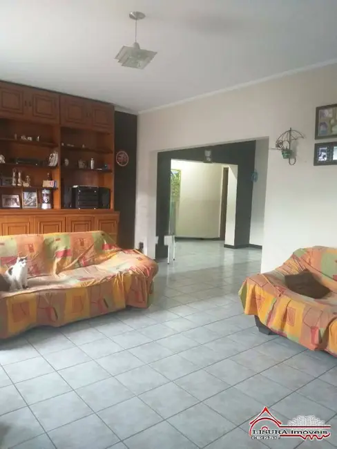 Foto 8 de Casa com 3 quartos à venda, 247m2 em Centro, Jacarei - SP