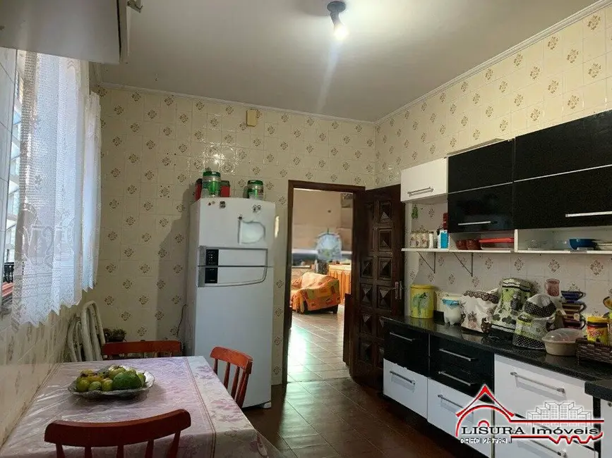 Foto 9 de Casa com 3 quartos à venda, 247m2 em Centro, Jacarei - SP