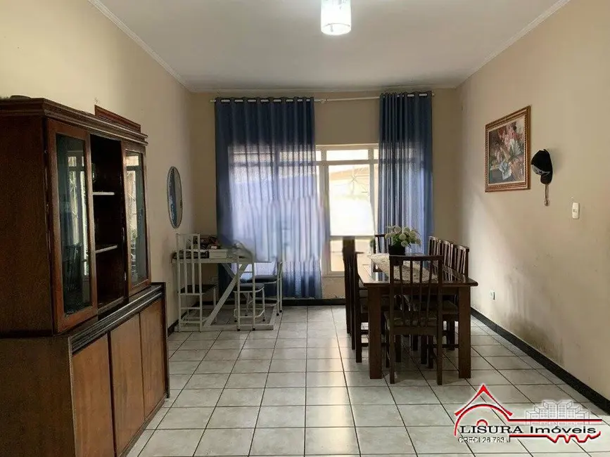Foto 4 de Casa com 3 quartos à venda, 247m2 em Centro, Jacarei - SP