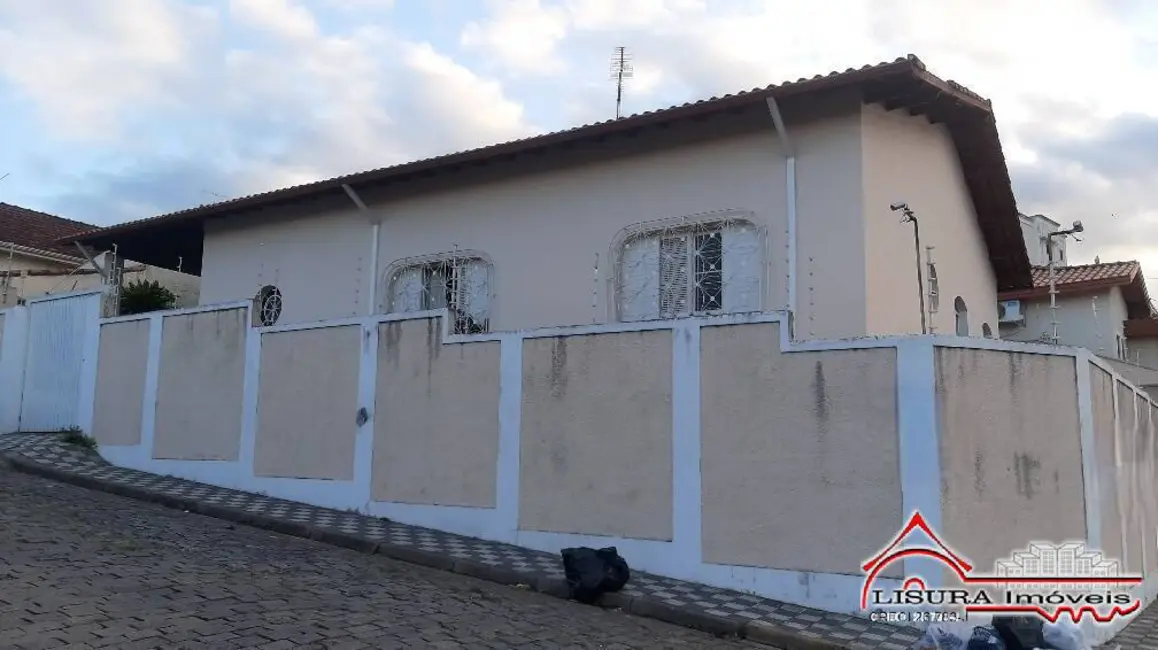 Foto 3 de Casa com 3 quartos à venda, 247m2 em Centro, Jacarei - SP